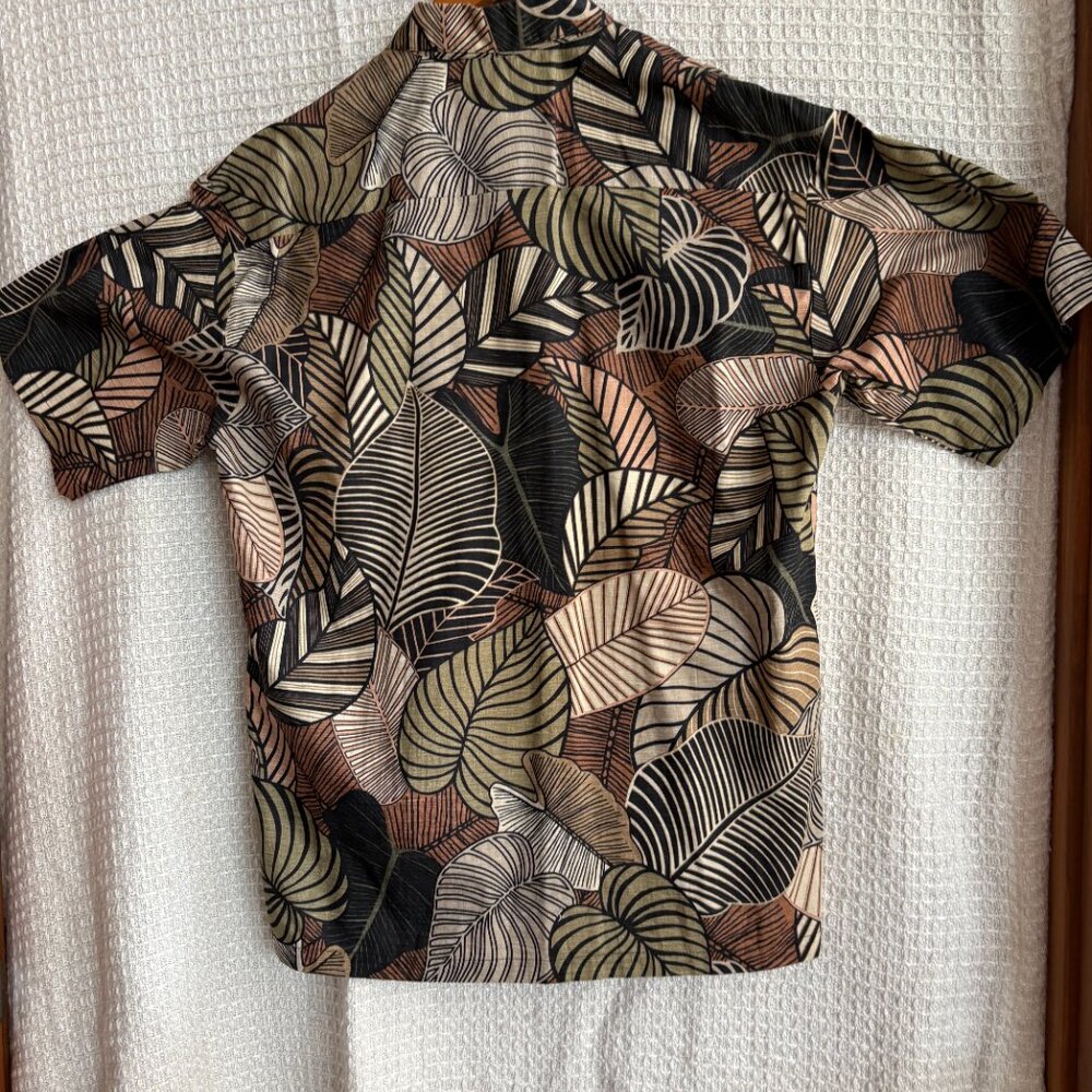 Hawaiian Men's Shirt - Picture 2 of 3